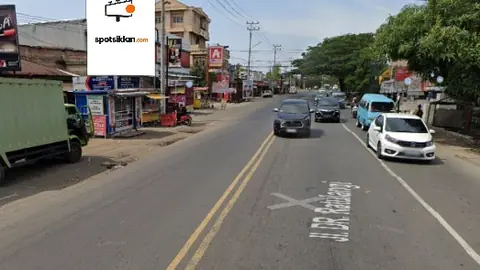 Baliho 4 × 6 m di Jl. Poros Palopo-Makassar (Arah Tembua), Maros, Sulawesi Selatan