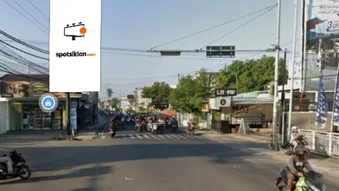 Billboard 8 × 4 m di Jl. Saleh Sungkar (Lampu Merah Kebon Roek), Mataram, Nusa Tenggara Barat