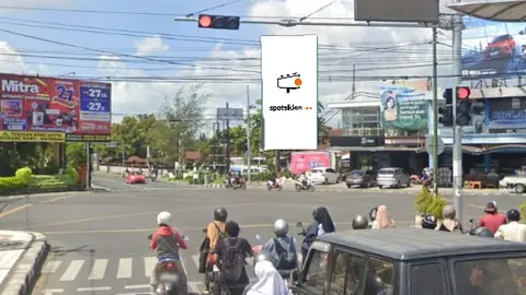 Billboard 10 × 5 m di Jl. Majapahit (Dekat Lombok Epicentrum), Mataram, Nusa Tenggara Barat