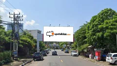 Bando Jalan 10 × 5 m di Jl. Raya Senggigi (Arah Montana Premier Senggigi), Mataram, Nusa Tenggara Barat