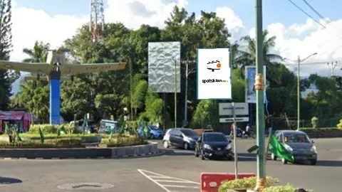 Baliho 6 × 4 m di Jl. Adi Sucipto (Area Monumen Pesawat Terbang), Mataram, Nusa Tenggara Barat