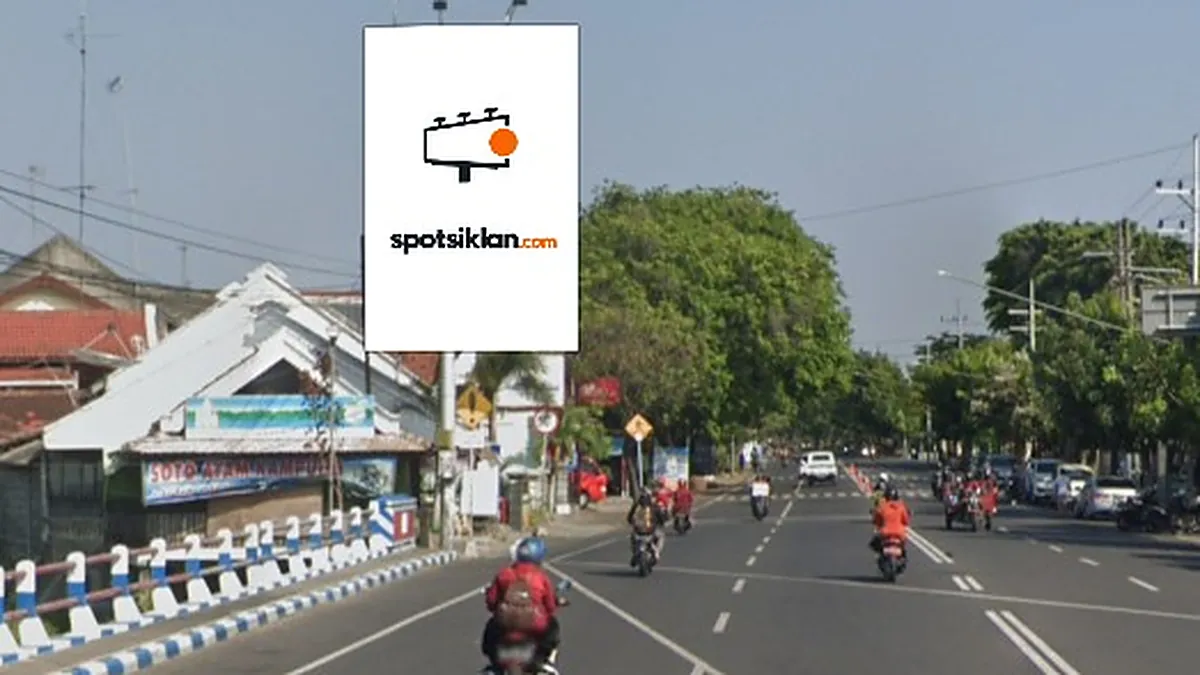 Baliho 6 × 4 m di Jl. Jendral Gatot Subroto (Bundaran Adipura Jl. Gatot Subroto, Kab. Nganjuk, Jawa Timur)