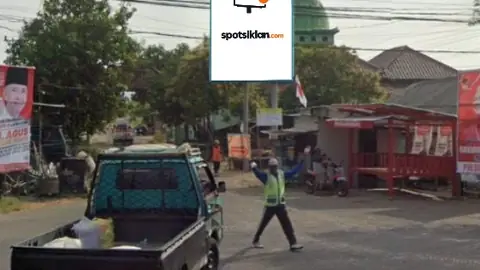 Baliho 6 × 4 m di Perempatan Ngangkatan (Daru Arah Desa Ngangkatan ke Desa Jintel), Nganjuk, Jawa Timur