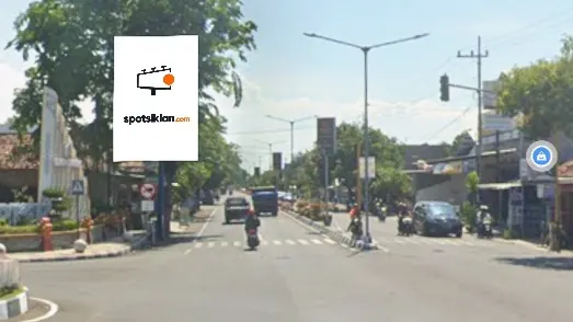Baliho 6 × 4 m di Jl. PB Sudirman (Perempatan Martrib), Nganjuk, Jawa Timur