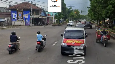 Billboard 8 × 4 m di Pertigaan Jl. Sukowati (Totogan Jl. Supriyadi) Ngawi, Jawa Timur