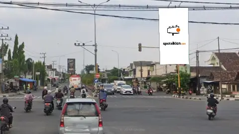 Billboard 10 × 5 m di Jl. A Yani (Perempatan Terminal Lama), Ngawi, Jawa Timur