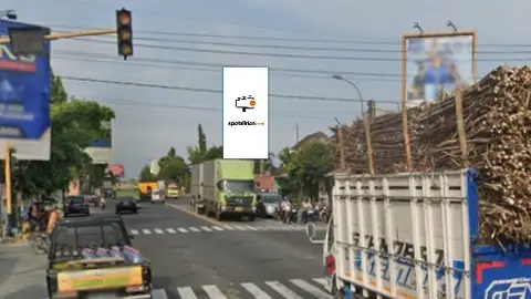 Billboard 5 × 10 m di Jl. Raya Ngawi-Sragen (Area Simpang Mantingan, Arah Jawa Timur)