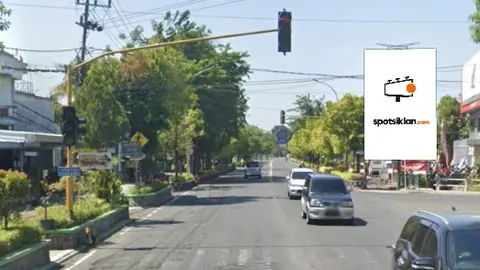 Baliho 6 × 4 m di Jl. Panglima Besar Sudirman (Arah Taman Jrubuong), Ngawi, Jawa Timur