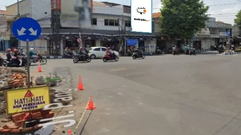Baliho 6 × 4 m di Jl. Panglima Sudirman (Tugu Adipura Kota), Pasuruan, Jawa Timur