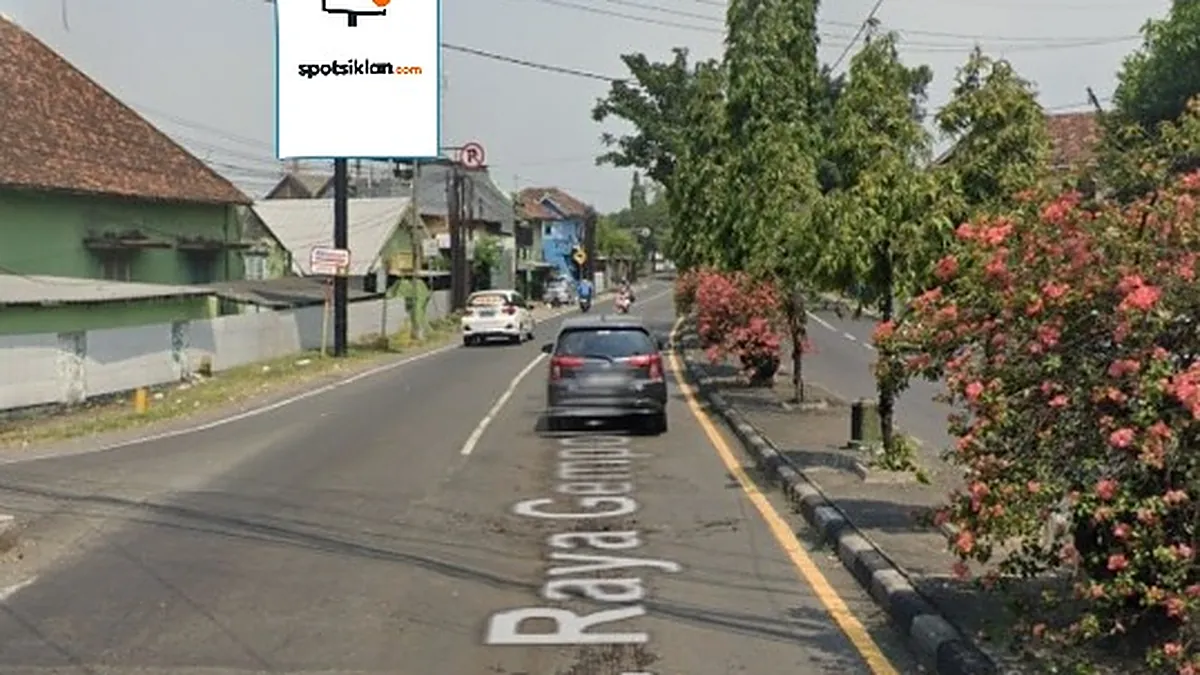 Baliho 4 × 6 m di Jl. Raya Bypass Pandaan (Dekat Terminal Tipe A Pandaan Pasuruan), Jawa Timur