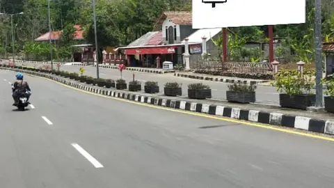 Billboard 5 × 10 m di Jl. Raya Solo-Pacitan (Area Perbatasan Jawa Tengah dan Jawa Timur)