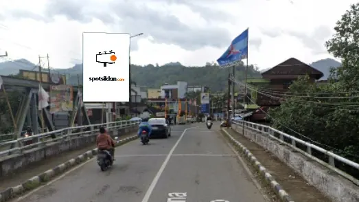 Baliho 4 × 6 m di Jl. Raya Wonogiri (Pasar Arjosari), Pacitan, Jawa Timur