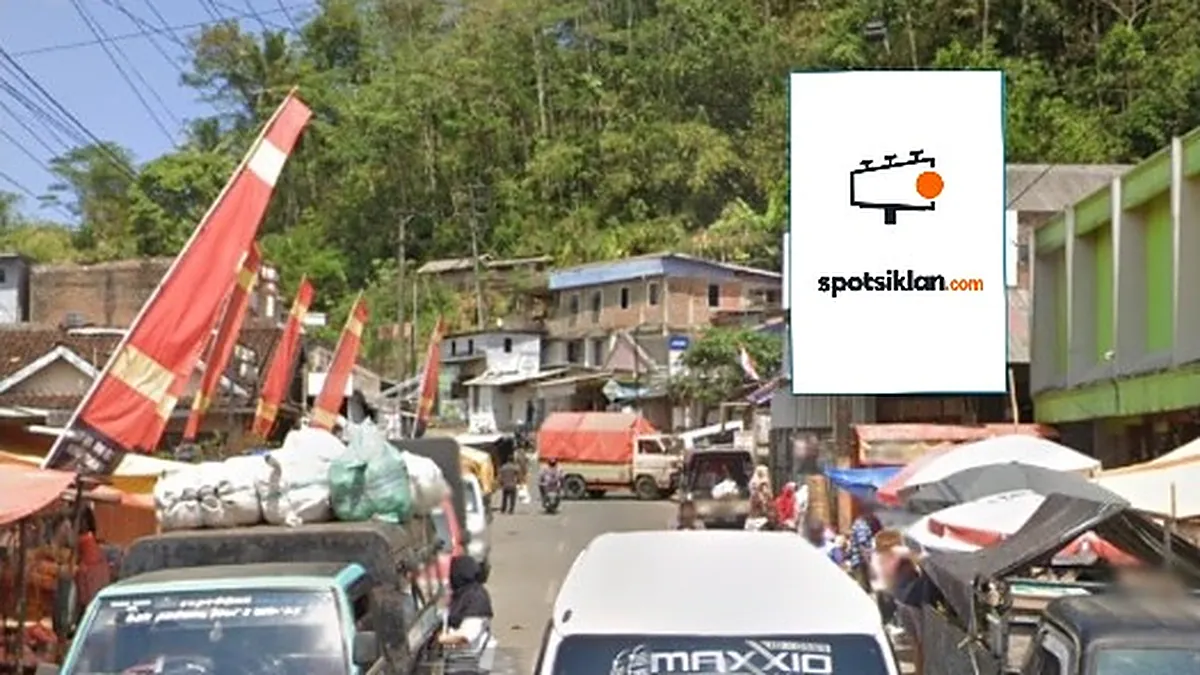 Baliho 4 × 6 m di Jl. Pacitan-Trenggalek (Area Pasar Tulakan), Jawa Timur
