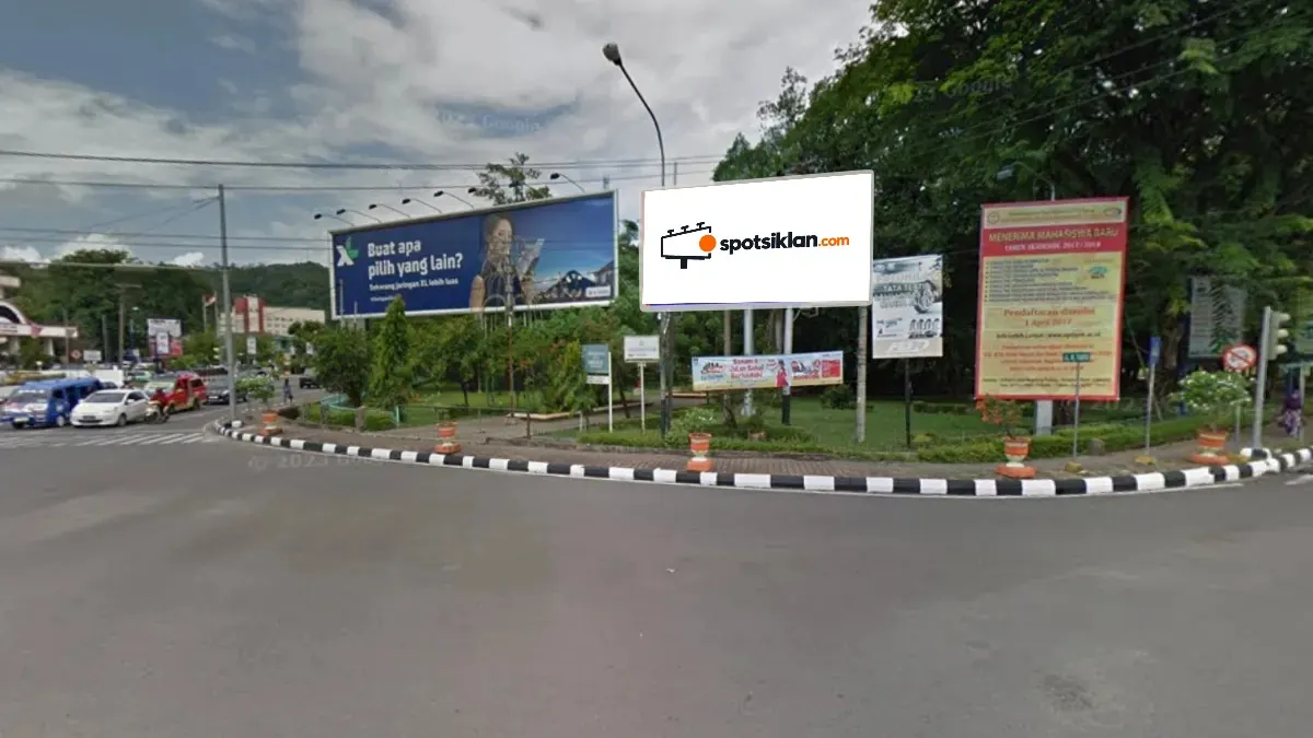 Billboard 5 × 10 m di Jl. M Yamin, Taman Kota Imam Bonjol, Padang, Sumatera Barat