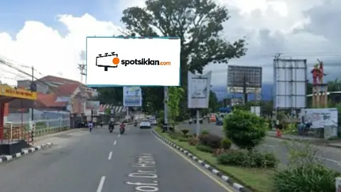 Billboard 5 × 10 m di Sudut Pandang dari Jl. Prof. Dr. Hamka, Padang, Sumatera Barat