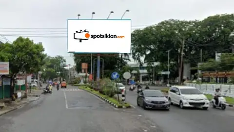 Billboard 5 × 10 m di Jl. S. Parman (Sudut Pandang dari Taplau Padang - Universitas Negeri Padang), Sumatera Barat