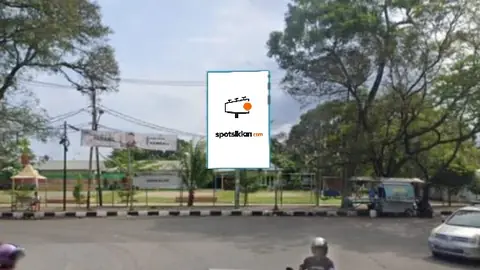Baliho 6 × 4 m di Dari Arah Jl. Gantiang, Padang, Sumatera Barat