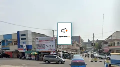 Baliho 6 × 4 m di Dari Jl. Imam Bonjol Menuju Jl. Thamrin, Padang, Sumatera Barat