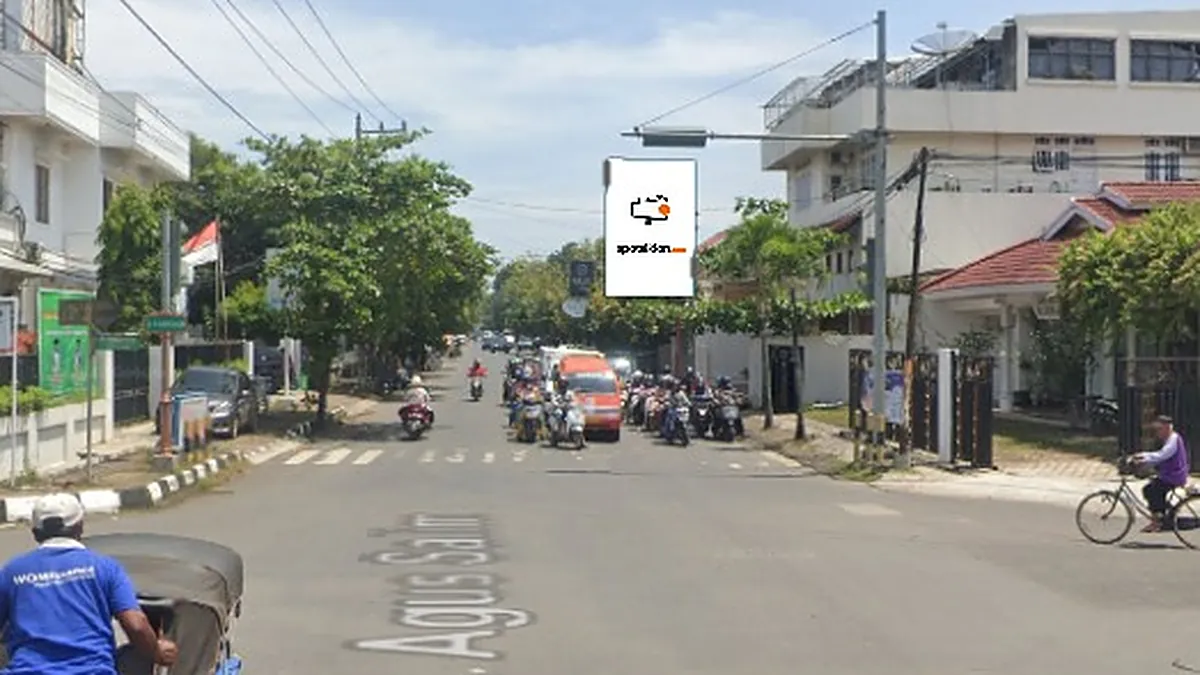 Baliho 6 × 4 m di Jl. Agus Salim (perempatan Taman Sorogenen), Pekalongan, Jawa Tengah