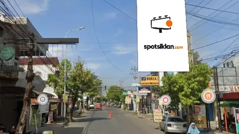 Baliho 6 × 4 m di Jl. Urip Sumoharjo (Depan Gacoan), Pekalongan, Jawa Tengah