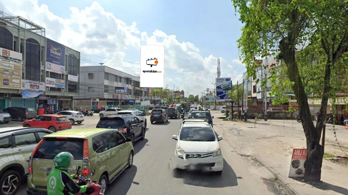 Billboard 5 × 10 m di Jl. Riau Simp Jl. Angkasa, Pekanbaru