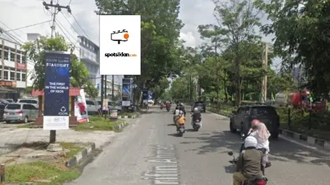 Baliho 4 × 6 m di Jl. Arifin Ahmad (Depan RM Pongek Situjuh), Pekanbaru, Riau