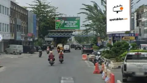 Videotron 6 × 4 m di Jl. Jend. Sudirman (Dari Sudirman Menuju Mall Pekanbaru), Riau