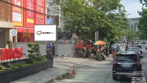 Videotron 2 × 3 m di Jl. Jend. Ahmad Yani (Daerah Pasarr Bawah Menuju Kantor Gubernur), Pekanbaru, Riau