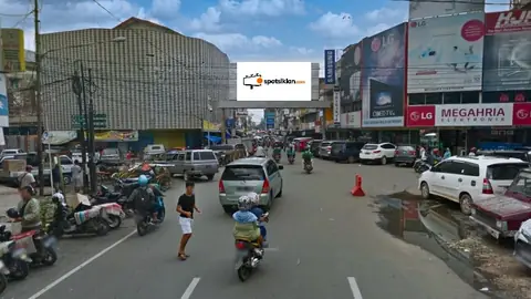 Bando Jalan 4 × 8 m di Jl. Kol Atmo - Era Elektronik, Palembang, Sumatera Selatan