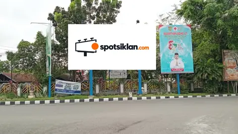 Billboard 5 × 10 m di Bundaran Kecil, Palangkaraya, Kalimantan Tengah