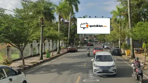 Bando Jalan 5 × 10 m di Jl. Andi Djemma (Arah Pasar Sentral Palopo), Sulawesi Selatan