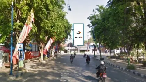 Billboard 5 × 10 m di Jl. Mesigit (Area Alun-lun Arek Lancor Pamekasan), Jawa Timur