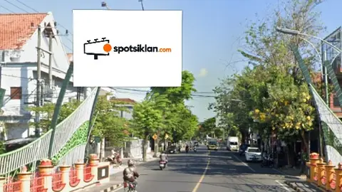 Billboard 6 × 4 m di Jl. Trunojoyo (Dari Hotel Putri), Pamekasan, Jawa Timur