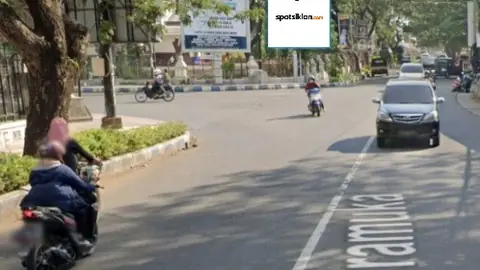 Baliho 6 × 4 m di Jl. Pramuka (Pertigaan Stadion Batoro, Katong Ponorogo), Jawa Timur
