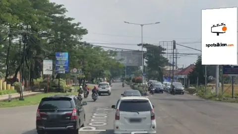 Baliho 6 × 4 m di Jl. Raya Ponorogo-Madiun (Perempatan, Terminal Seloaji Ponorogo), Jawa Timur