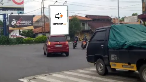 Baliho 4 × 6 m di Jl. Bromo (Tugu Adipura Kota Probolinggo), Jawa Timur