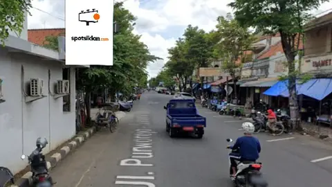 Baliho 6 × 4 m di Jl. A Yani (Depan Pasar Baledono), Purworejo, Jawa Tengah