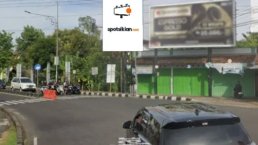 Baliho 4 × 6 m di Jl. Lengkong Demangan (Simpang Lengkong), Purworejo, Jawa Tengah