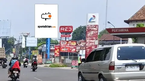 Baliho 4 × 6 m di Jl. Raya Surabaya-Malang (Area Depan SPBU, Arah Terminal), Kabupaten Pasuruan, Jawa Timur