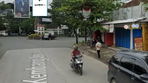 Billboard 10 × 5 m di Jl. Pemuda (Area Tugu Tani & Depan Swalayan ADA Pati), Jawa Tengah