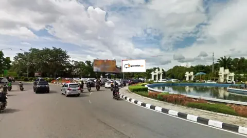 Billboard 6 × 12 m di Jl. A Yani Bundaran UNTAR, Pontianak, Kalimantan Barat
