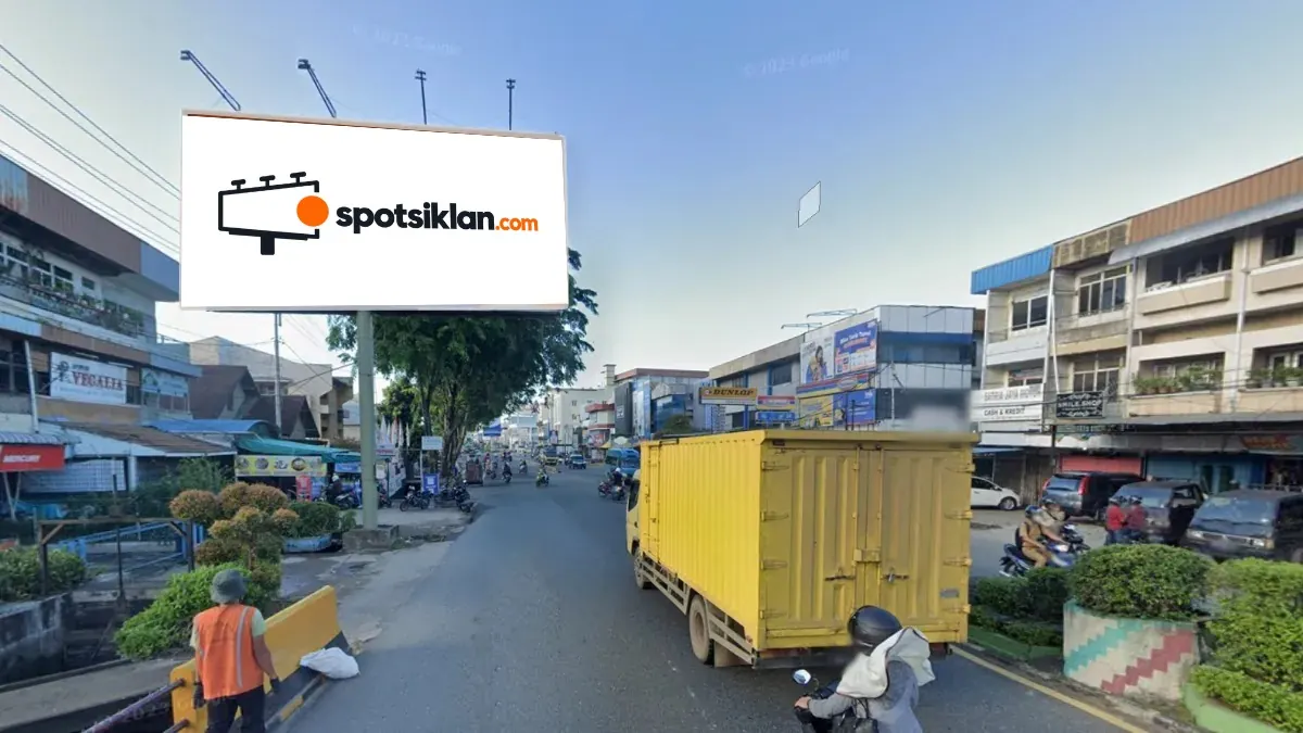 Billboard 5 × 10 m di Jl. Imam Bonjol (Ramayana Jl. Tanjung Pura), Pontianak, Kalimantan Barat