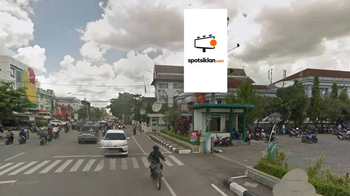 Billboard 5 × 10 m di Jl. Sultan Abdurahman, Pontianak, Kalimantan Barat