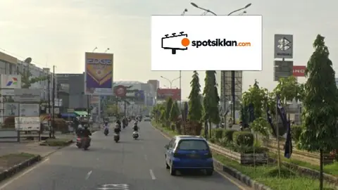 Billboard 5 × 10 m di Dari Jl. Ahmad Yani 2 Menuju Transmart & Bandara Supadi Pontianak, Kubu Raya, Kalimantan Barat