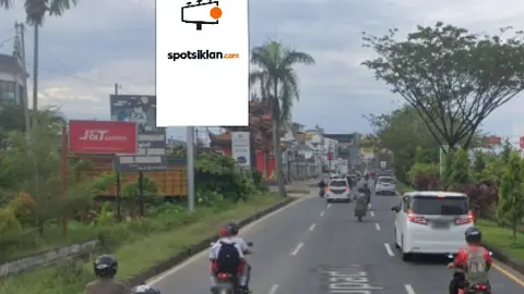 Billboard 4 × 8 m di Jl. Soekarno Hatta (Arah Trans Mart dan Gala Mall, XXI), Pontianak, Kalimantan Barat