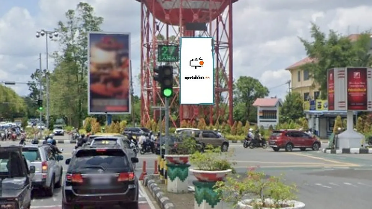 Billboard 8 × 4 m di Jl. Ahmad Yani (Simpang Jl. Gusti Lelanang), Pontianak, Kalimantan Barat