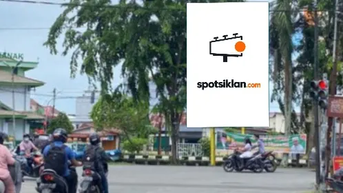 Baliho 4 × 6 m di Jl. H Rais A. Rachman (Dari Jl. RE Martadinata Menuju Jl. Suwigyo / Jl. Husein Hamzah), Pontianak, Kalimantan Barat