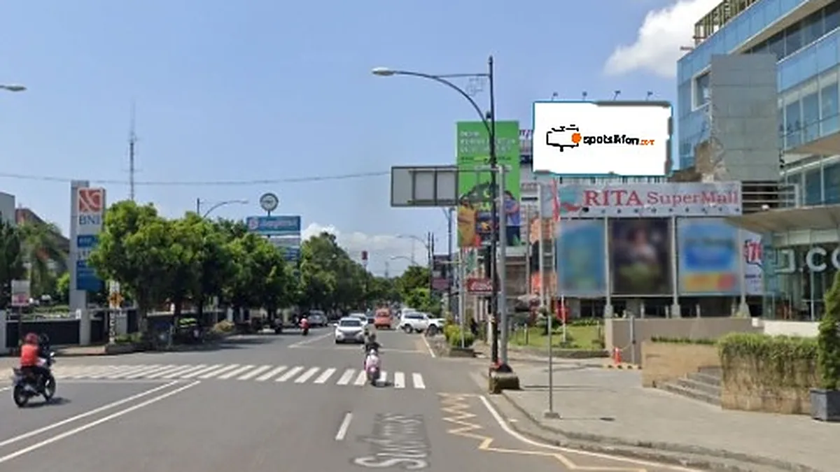 Billboard 4 × 8 m di Jl. Jend. Sudirman (Area Depan RITA SuperMall), Purwokerto, Jawa Tengah