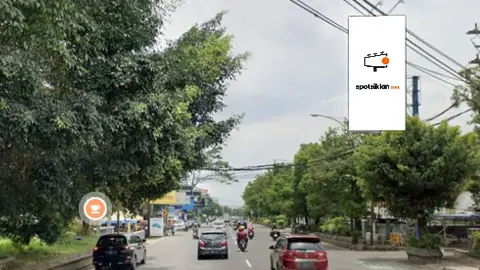 Billboard 4 × 8 m di Jl. Jend Sudirman (Depan RRI Purwokerto), Jawa Tengah