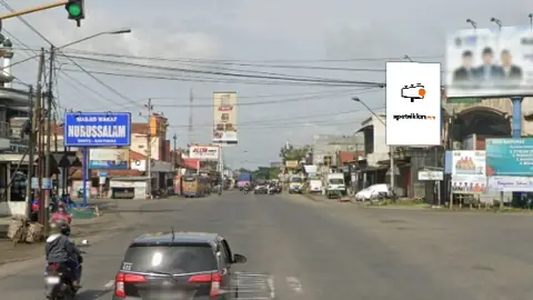 Baliho 6 × 4 m di Jl. Raya Buntu (Perempatan Buntu), Purwokerto, Jawa Tengah